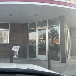 QuikTrip - Entrance
