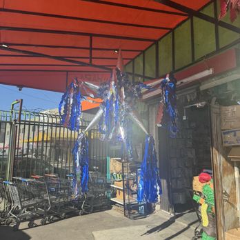 Carrusel Party Supply - Piñata for party - Party Supplies Near Me - Los Angeles, California Carrusel Party Supply - Piñata for party - Party Supplies Near Me - Los Angeles, California