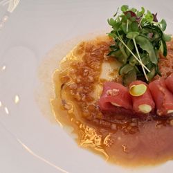 Lohninger Restaurant - Yellowfin Tuna Sashimi, Edamame-Tofu-Creme Shiso-Gurkensalat, Matsuhisa-Dressing / Yellowfin tuna sashimi, edamame tofu. 2024 09 06. M0.