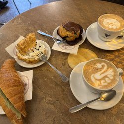 Pasticceria Vannelli - Beautiful cappuccinos and pastries