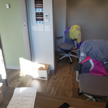 Winding Ridge Dentistry - The front desk was like this for 20 minutes....when my appointment was supposed to be. - General Dentistry Near Me - Indianapolis, Indiana