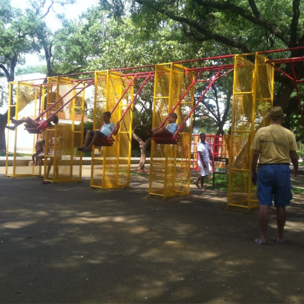 Praça da Assembléia - Swings - Botanical Gardens Near Me - Belo Horizonte, MG
