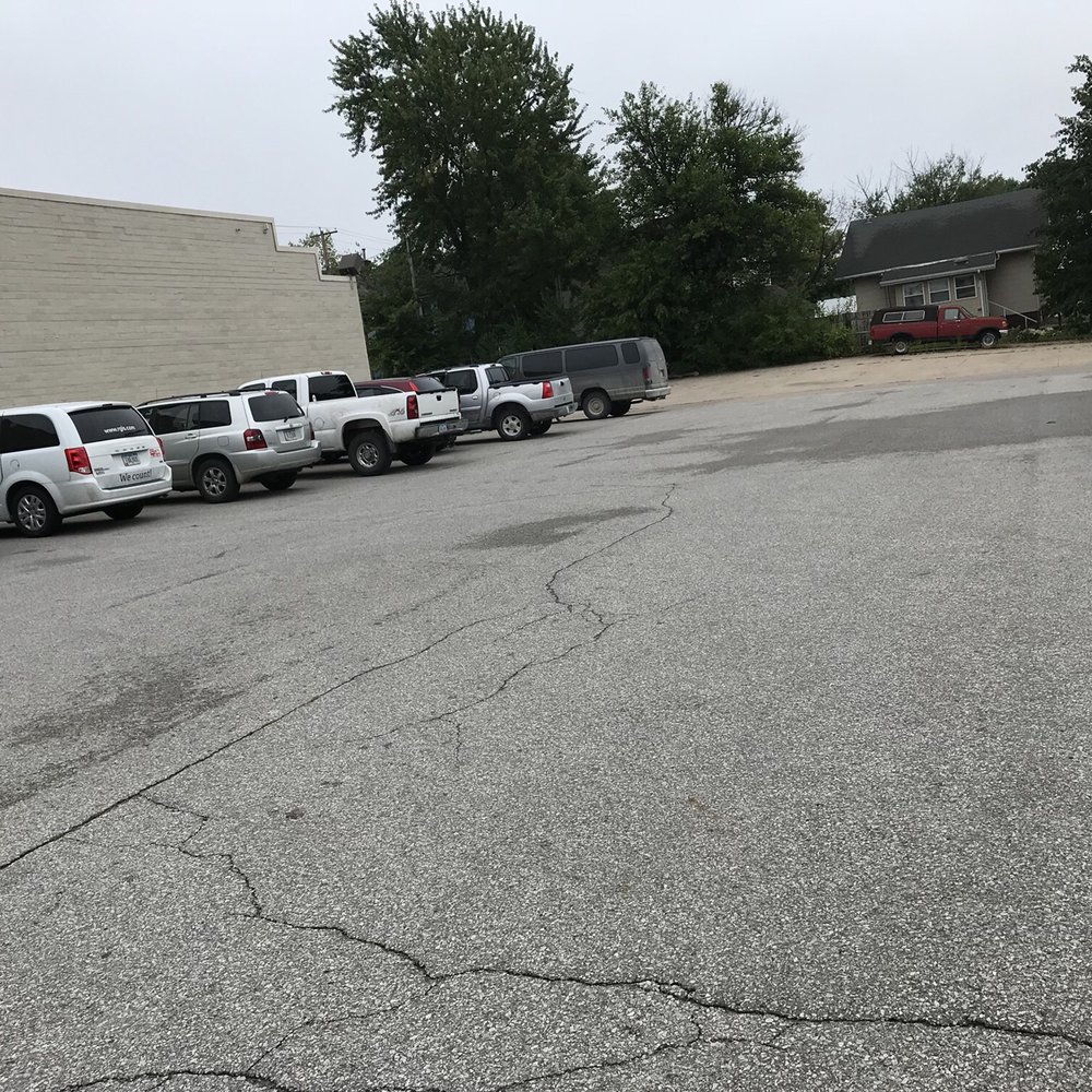 Dollar Tree - Packed lot!?! - Discount Store Near Me - Fairfield, Iowa Dollar Tree - Packed lot!?! - Discount Store Near Me - Fairfield, Iowa