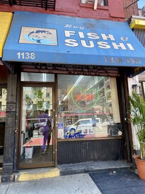Roy's Fish Market by null