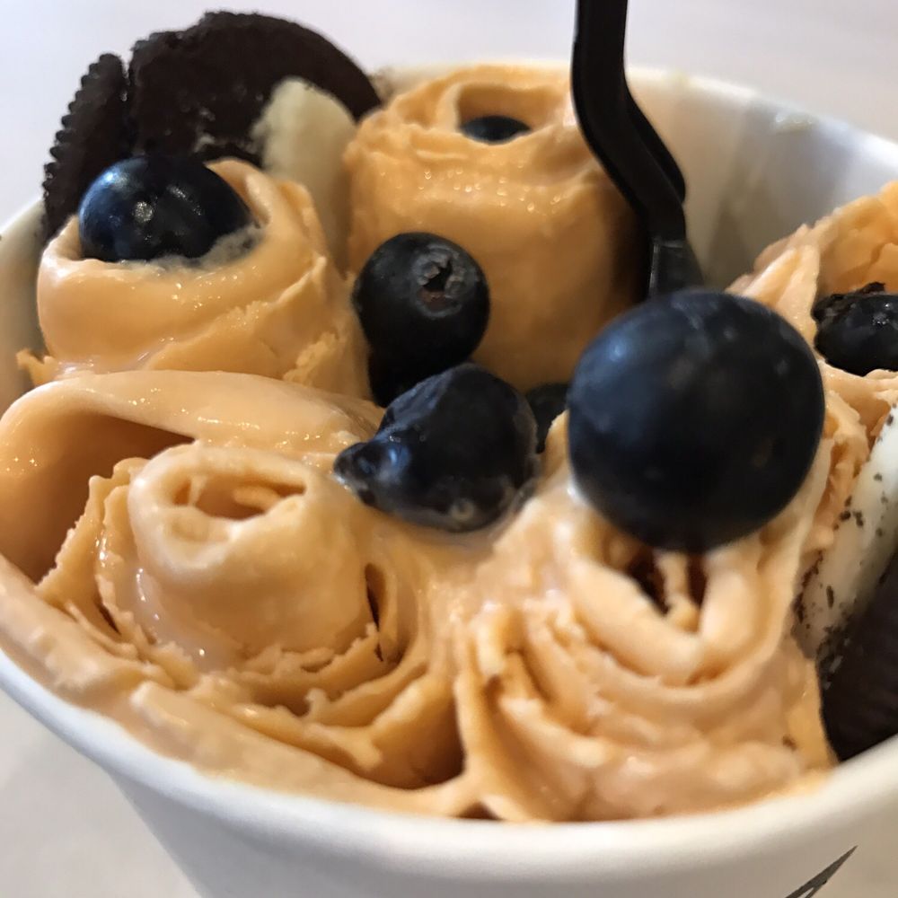 "Ain't nobody got Thai fo'dat!" Flavor (rotating flavor, call in advance) with blueberries and condensed milk and an Oreo