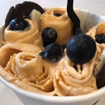0degree Thai Ice Cream - "Ain't nobody got Thai fo'dat!" Flavor (rotating flavor, call in advance) with blueberries and condensed milk and an Oreo - Ice Cream & Frozen Yogurt Near Me - Middletown, Connecticut
