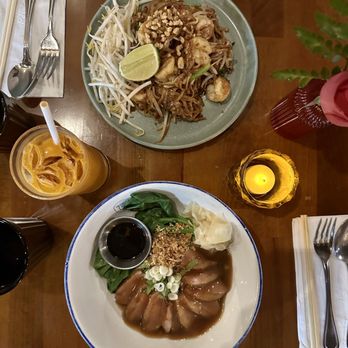 Soothr - Shrimp Pad Thai (top), Duck noodles (bottom), Thai Iced Tea (left) - Thai Near Me - New York, New York