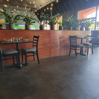 Mango Haus Lounge  - New American Near Me - Tehachapi, California