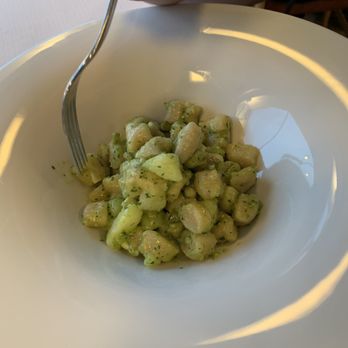 Ristorante del Porto - Gnocchi - potatoes more or less, mashed. With green beans. - Lumbard Near Me - Menaggio, Colorado Ristorante del Porto - Gnocchi - potatoes more or less, mashed. With green beans. - Lumbard Near Me - Menaggio, Colorado