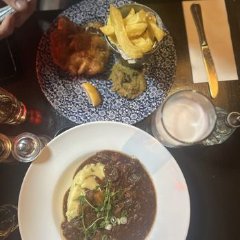 The Kings Head - Fish and chips and Guinness stew - Pubs Near Me - Galway, G The Kings Head - Fish and chips and Guinness stew - Pubs Near Me - Galway, G
