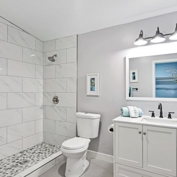 D&A Leyva's Construction - a bathroom with a marble shower - General Contractors Near Me - Roseville, California D&A Leyva's Construction - a bathroom with a marble shower - General Contractors Near Me - Roseville, California