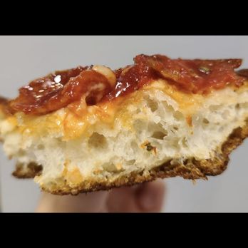 8Mile Detroit Style Pizza - Pizza Near Me - Toronto, Ontario