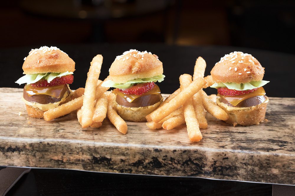 Public House - Photo 2