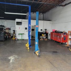 J & D's Automotive And Smog Test - Clean repair area