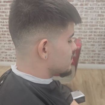 1. Razor Kingz Barbershop
