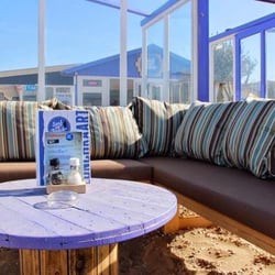 Strandpaviljoen Surf en beach