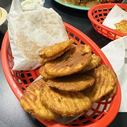 Leo & Susie's Famous Green Top Bar BBQ - Buffalo chips 10/10