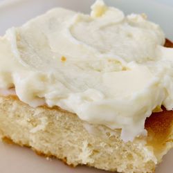 Rivers Coffee House - Cinnamon Roll