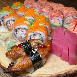Hudson’s Cafe & Bistro - Sushi