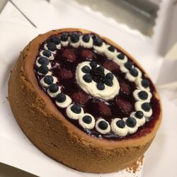 La Petite Affaire Cafe - Chantilly Cheesecake
