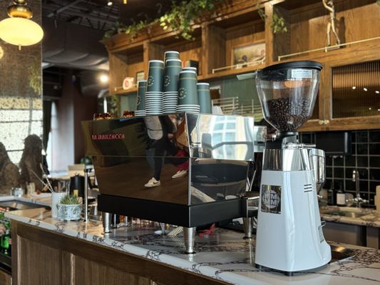 Birdies & Lattes by null