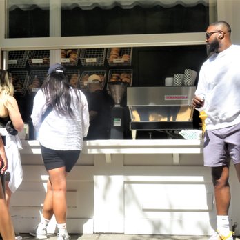 Leon's Bagels - Leon's Bagels on Macdougal Street today, August 14, 2022. - Bagels Near Me - New York, New York Leon's Bagels - Leon's Bagels on Macdougal Street today, August 14, 2022. - Bagels Near Me - New York, New York