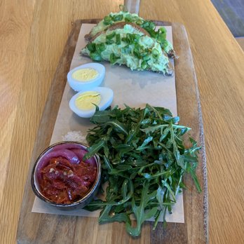 Courtyard by Marriott Richmond Berkeley - Avocado Toast Plate - Hotels Near Me - Richmond, California
