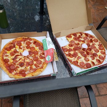Jet's Pizza - Pizza Near Me - Jackson, Tennessee