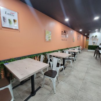 Ding Tea Escondido - Inside seating - Bubble Tea Near Me - Escondido, California
