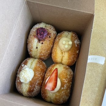 The Flour Box - Vanilla Bean, blueberry cheesecake, caramel coffee, strawberry - Bakeries Near Me - Seattle, Washington The Flour Box - Vanilla Bean, blueberry cheesecake, caramel coffee, strawberry - Bakeries Near Me - Seattle, Washington