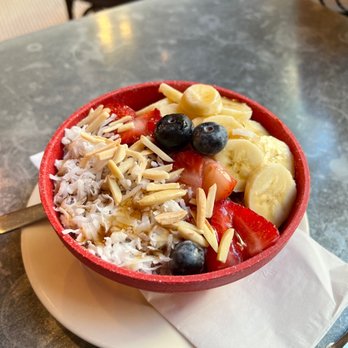 Cafe Bonjour - Overnight Oats - Breakfast & Brunch Near Me - Boston, Massachusetts Cafe Bonjour - Overnight Oats - Breakfast & Brunch Near Me - Boston, Massachusetts