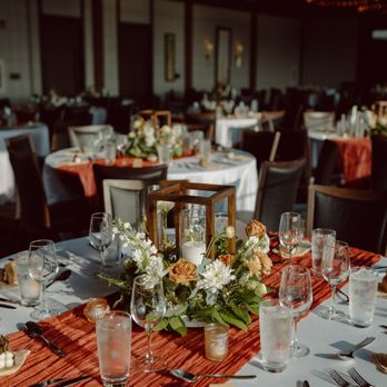 Le Bouquet - Florists Near Me - Calgary, Alberta Le Bouquet - Florists Near Me - Calgary, Alberta
