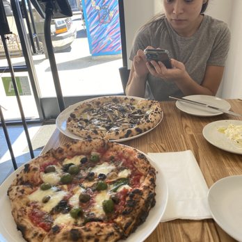 Sei Pizza Bar - Tried almost every pizza here... all good - Pizza Near Me - Los Angeles, California