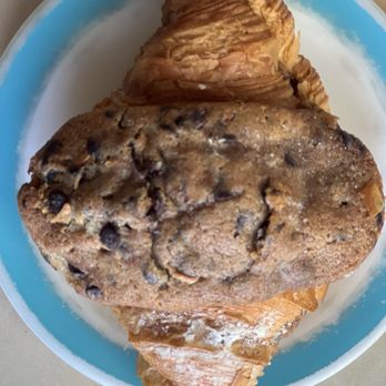 La La Land - La La Crookie - Coffee & Tea Near Me - Glendale, California