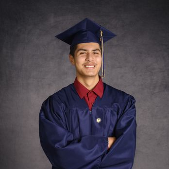 Old Bear Photography - Graduation portraits - Event Photography Near Me