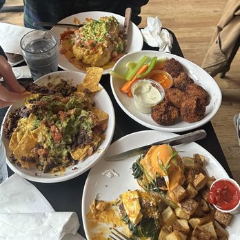 Handlebar - Vegan chimichanga, Cauliflower Wings, Nachos, Smokehouse Benedict - Vegetarian Near Me - Chicago, Illinois