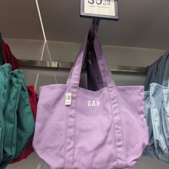 Gap Outlet - Here for the tote bag - Women's Clothing Near Me - Brampton, Ontario