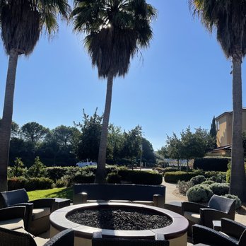 SpringHill Suites by Marriott Napa Valley - Fire Pit - Hotels Near Me - Napa, California