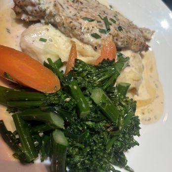 Culinary Concepts - Chicken mashed potatoes and carrots with broccolini - Caterers Near Me - San Diego, California