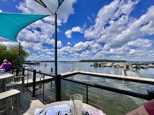 Lola's Lakehouse by null