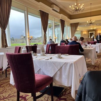The Lake Hotel - Breakfast dining - Hotels Near Me - Killarney, Kentucky