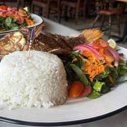 La Calenita Restaurant & Bakery - Mojarra with rice and salad