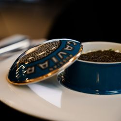 Les Deux Restaurant & Brasserie