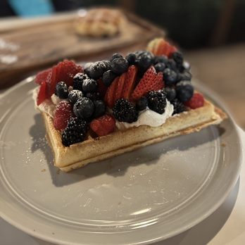Nero Waffles - Fruit waffle - Waffles Near Me - Vancouver, British Columbia Nero Waffles - Fruit waffle - Waffles Near Me - Vancouver, British Columbia