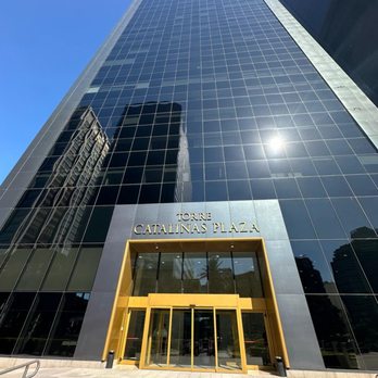The Works - Ingreso al edificio: Catalinas Plaza - Shared Office Spaces Near Me - Buenos Aires, C