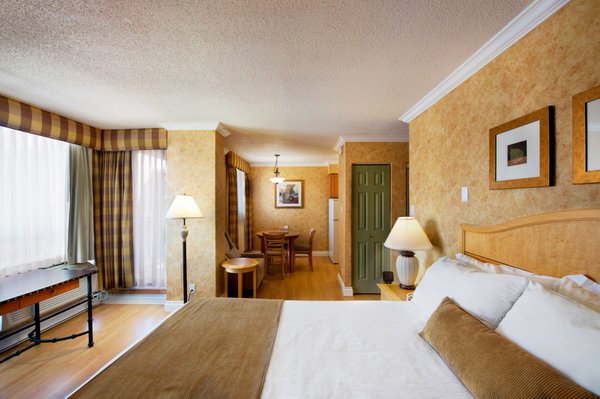 The Sunset Hotel West End, Sonder by null