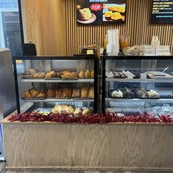 Mayflour Bakery & Café