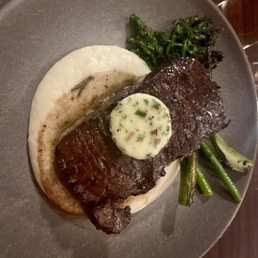 Steak entree, whipped potato and broccolini. Perfect!