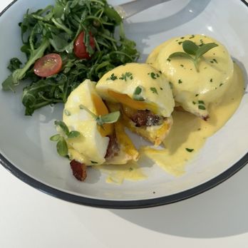 Bōm Dough - (2) bacon, egg benedict po de queijo (13 minutes prep) - Breakfast & Brunch Near Me - Cambridge, Massachusetts Bōm Dough - (2) bacon, egg benedict po de queijo (13 minutes prep) - Breakfast & Brunch Near Me - Cambridge, Massachusetts
