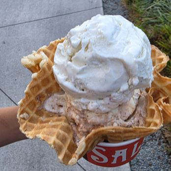Salt & Straw - Salted and Malted Cookie Dough and Double Fold Vanilla - Desserts Near Me - San Jose, California Salt & Straw - Salted and Malted Cookie Dough and Double Fold Vanilla - Desserts Near Me - San Jose, California